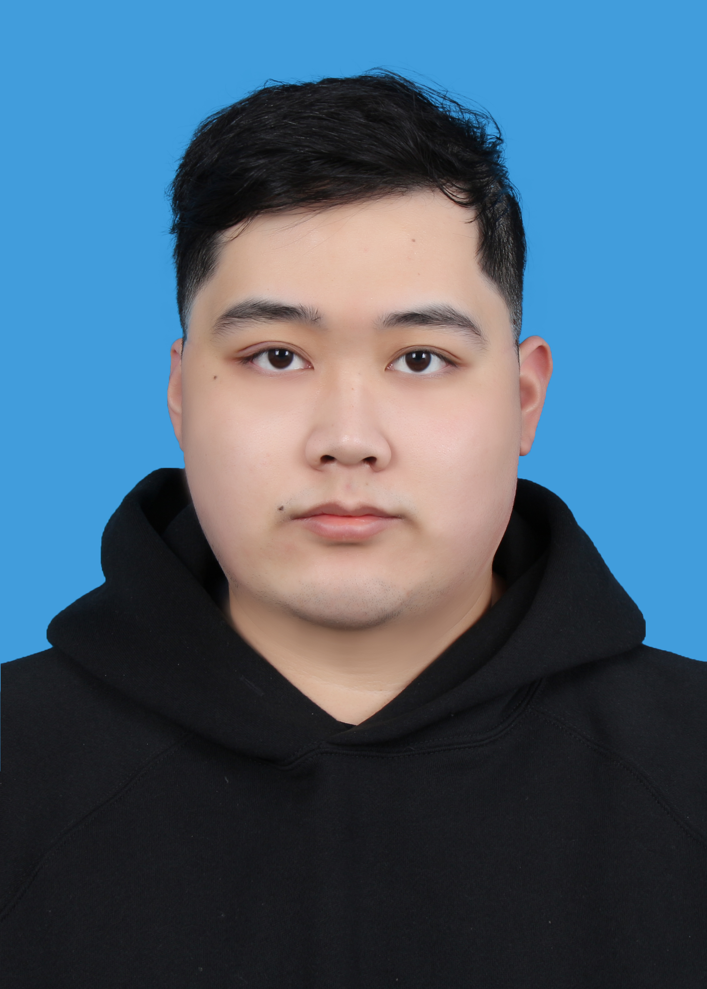 贾  翔